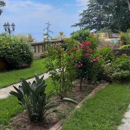 Apartment Rdc Maison De Maitre Pour 6 Personnes Avec Piscine Et Jacuzzi Bastia (Corsica)