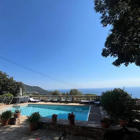 Bastia, Ds De Caractere Avec Piscine, Jacuzzi Et Vue Апартаменты Бастия
