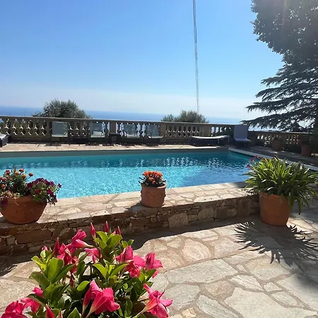 Апартаменты Bastia, Ds De Caractere Avec Piscine, Jacuzzi Et Vue
