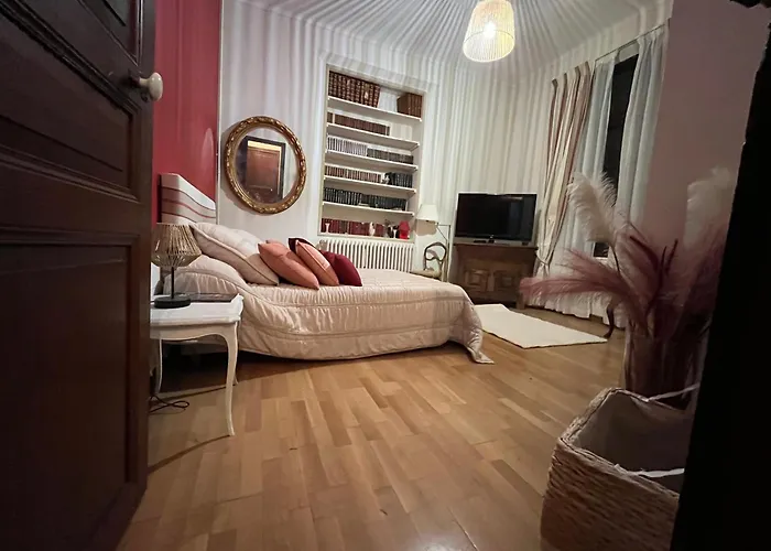 Rdc Maison De Maitre Pour 6 Personnes Avec Piscine Et Jacuzzi *