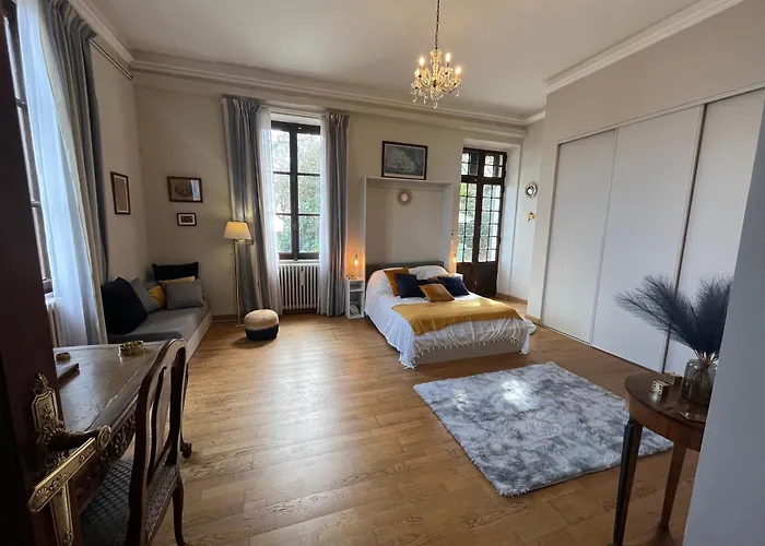 Apartmán Rdc Maison De Maitre Pour 6 Personnes Avec Piscine Et Jacuzzi *