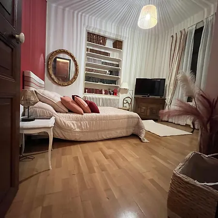 Rdc Maison De Maitre Pour 6 Personnes Avec Piscine Et Jacuzzi *