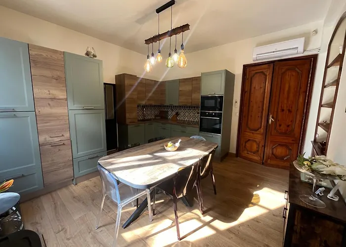 Appartamento Rdc Maison De Maitre Pour 6 Personnes Avec Piscine Et Jacuzzi